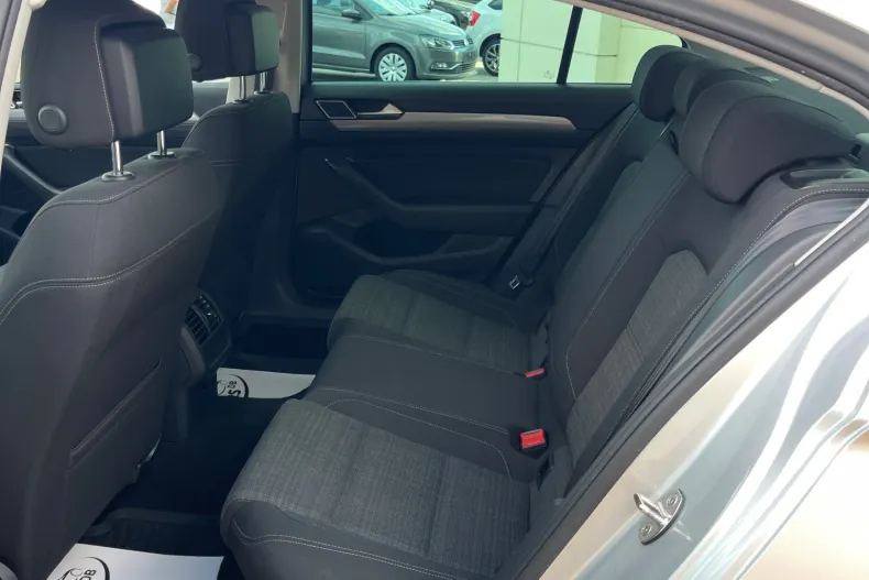 Volkswagen Passat din 2020 cu 160.000 km - oferta VOL251058 - foto 28