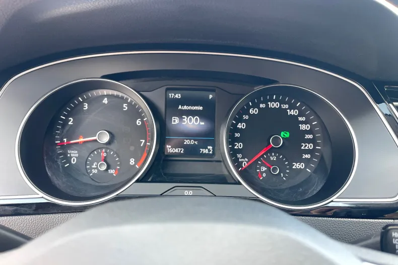 Volkswagen Passat din 2020 cu 160.000 km - oferta VOL251058 - foto 39