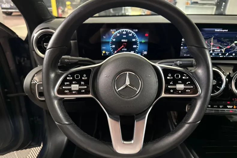 Mercedes-Benz A 200 (Clasa A) din 2022 cu 67.420 km - oferta MER251070 - foto 16