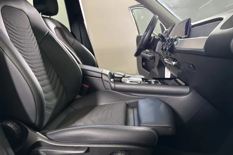 Mercedes-Benz GLB din 2020 cu 47.795 km - oferta MER251072 - foto 11