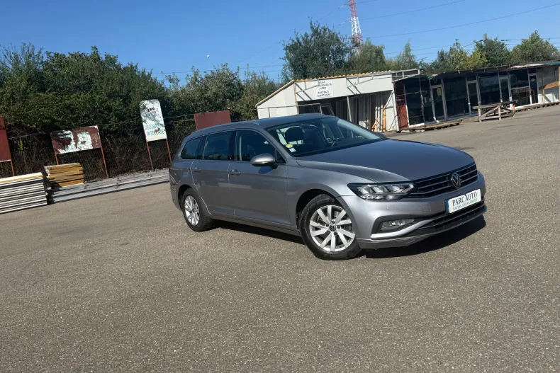 Volkswagen Passat din 2023 cu 140.630 km - oferta VOL251075 - foto 4