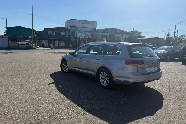 Volkswagen Passat din 2023 cu 140.630 km - oferta VOL251075 - foto 6