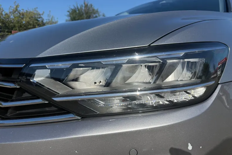 Volkswagen Passat din 2023 cu 140.630 km - oferta VOL251075 - foto 15