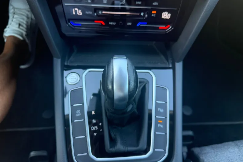 Volkswagen Passat din 2023 cu 140.630 km - oferta VOL251075 - foto 18