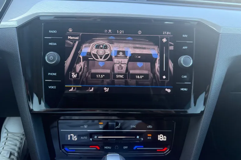Volkswagen Passat din 2023 cu 140.630 km - oferta VOL251075 - foto 20