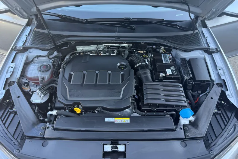Volkswagen Passat din 2023 cu 140.630 km - oferta VOL251075 - foto 38
