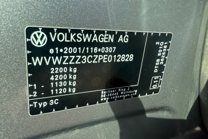 Volkswagen Passat din 2023 cu 140.630 km - oferta VOL251075 - foto 39