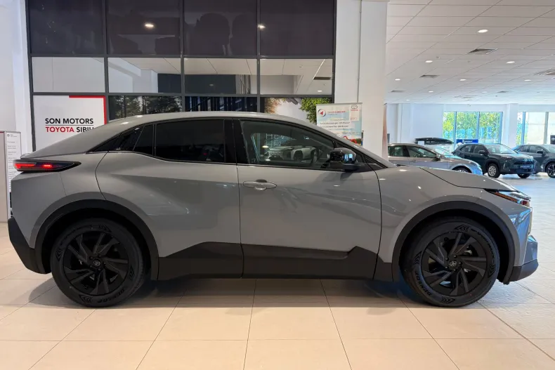 Toyota C-HR din 2026 cu 3 km - oferta TOY251079 - foto 4