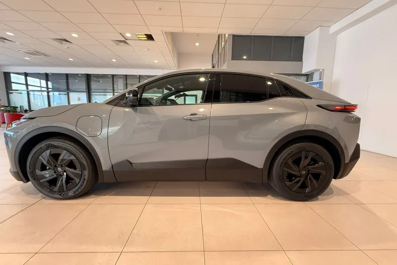 Toyota C-HR din 2026 cu 3 km - oferta TOY251079 - foto 5