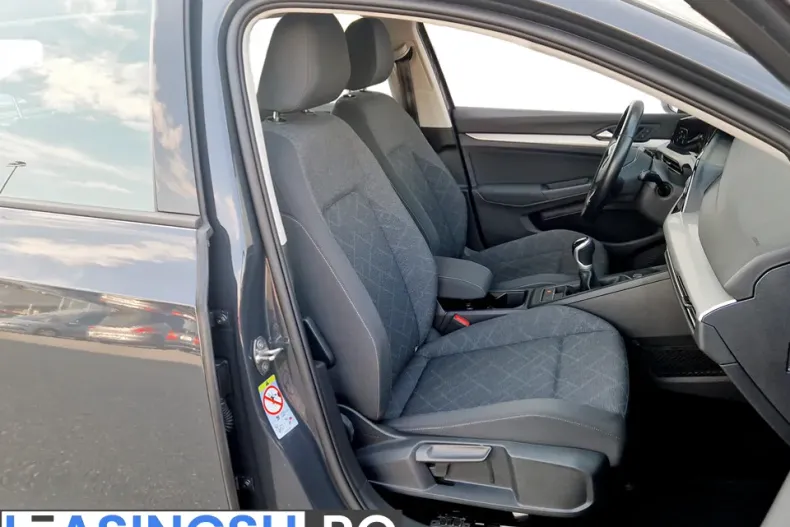 Volkswagen Golf din 2022 cu 17.323 km - oferta VOL251084 - foto 13