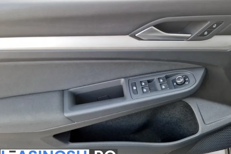 Volkswagen Golf din 2022 cu 17.323 km - oferta VOL251084 - foto 16