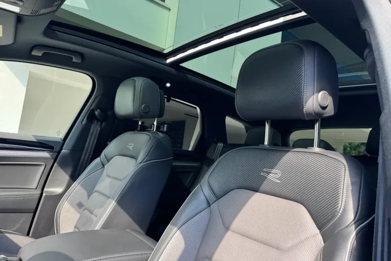 Volkswagen Touareg din 2024 cu 32.000 km - oferta VOL251090 - foto 18