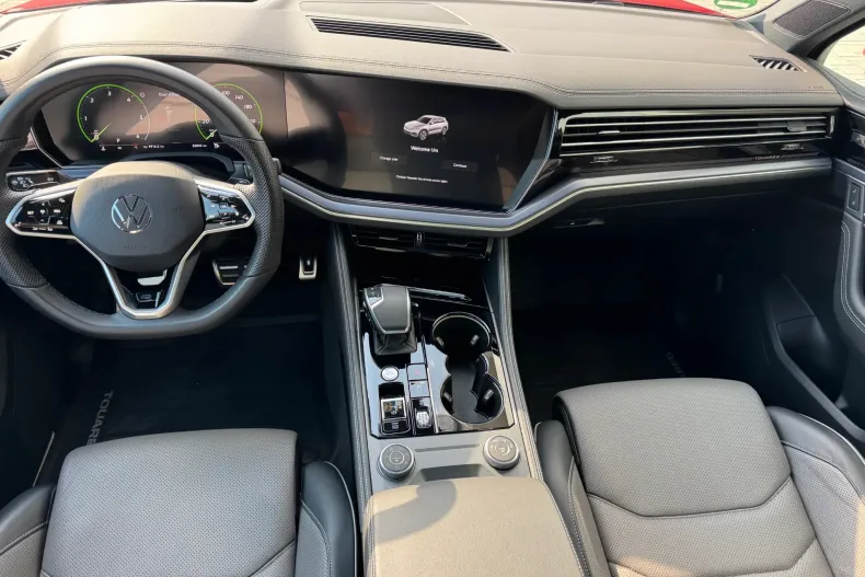 Volkswagen Touareg din 2024 cu 32.000 km - oferta VOL251090 - foto 19