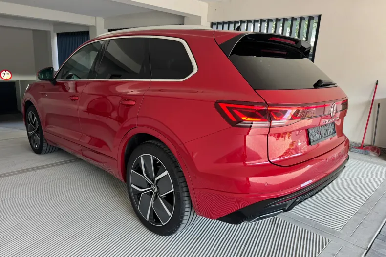 Volkswagen Touareg din 2024 cu 32.000 km - oferta VOL251090 - foto 23