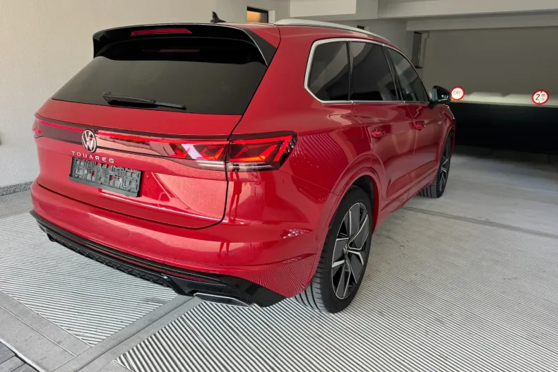 Volkswagen Touareg din 2024 cu 32.000 km - oferta VOL251090 - foto 24