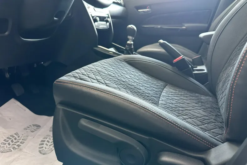 Suzuki Vitara din 2026 cu 5 km - oferta SUZ251094 - foto 11