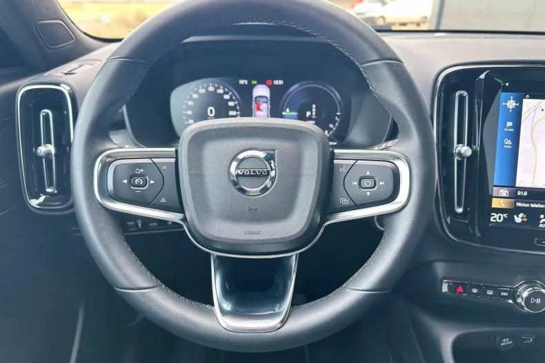 Volvo XC40 din 2022 cu 93.881 km - oferta VOL251103 - foto 17