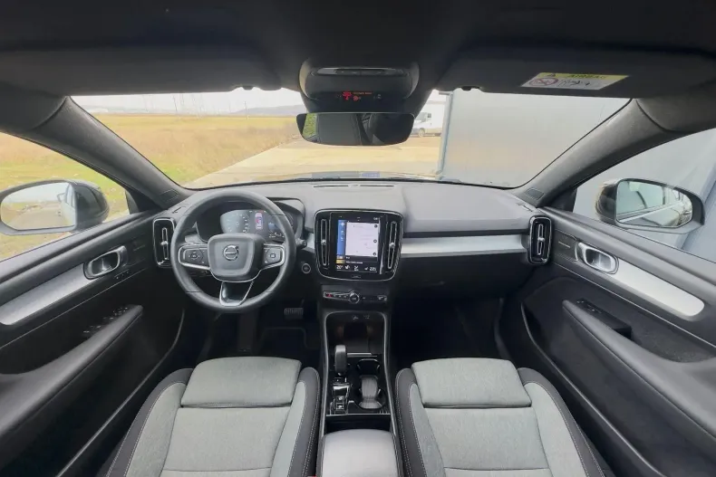 Volvo XC40 din 2022 cu 93.881 km - oferta VOL251103 - foto 20