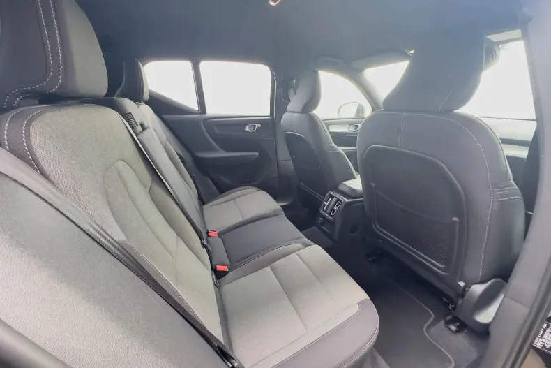 Volvo XC40 din 2022 cu 93.881 km - oferta VOL251103 - foto 24