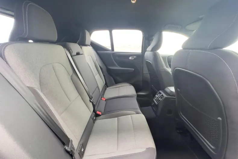 Volvo XC40 din 2022 cu 93.881 km - oferta VOL251103 - foto 25