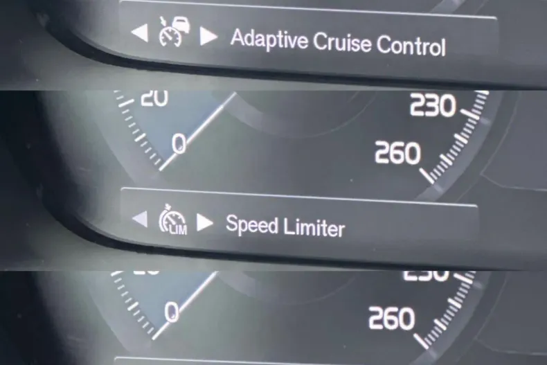 Volvo XC40 din 2022 cu 93.881 km - oferta VOL251103 - foto 31