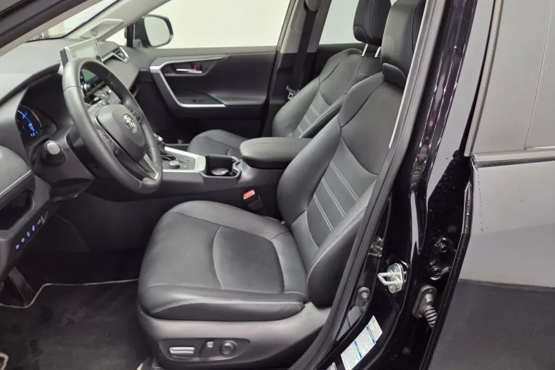Toyota RAV4 din 2022 cu 26.997 km - oferta TOY251115 - foto 4