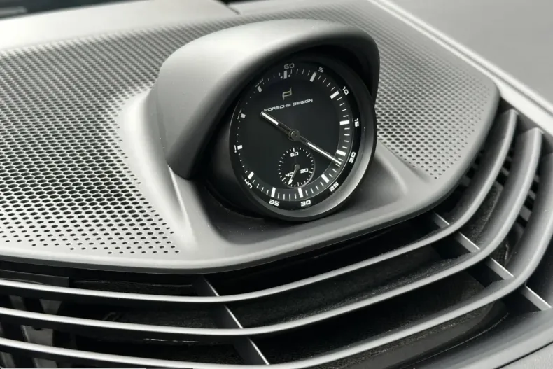 Porsche Taycan din 2023 cu 46.600 km - oferta POR251117 - foto 15