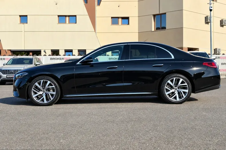Mercedes-Benz E 300 (Clasa E) din 2024 cu 32.806 km - oferta MER251124 - foto 4