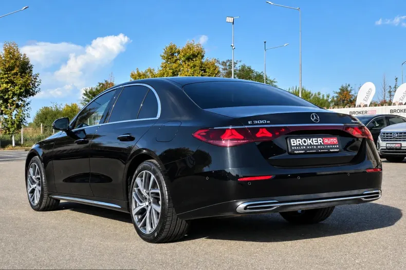 Mercedes-Benz E 300 (Clasa E) din 2024 cu 32.806 km - oferta MER251124 - foto 6