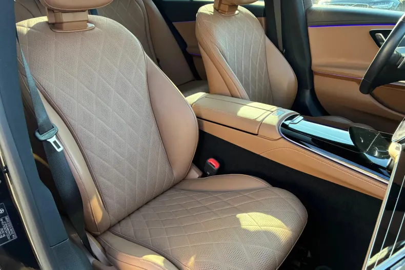 Mercedes-Benz E 300 (Clasa E) din 2024 cu 32.806 km - oferta MER251124 - foto 12