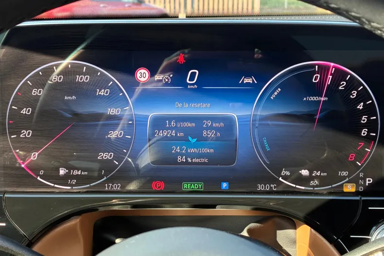 Mercedes-Benz E 300 (Clasa E) din 2024 cu 32.806 km - oferta MER251124 - foto 13