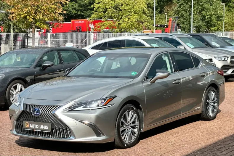 Lexus ES 300 din 2021 cu 84.315 km - oferta LEX251145 - foto 1