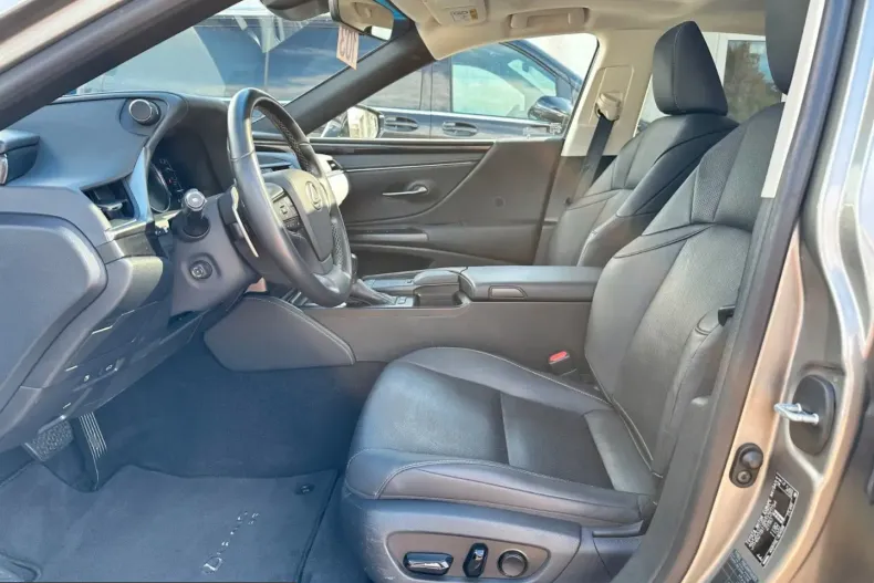 Lexus ES 300 din 2021 cu 84.315 km - oferta LEX251145 - foto 12