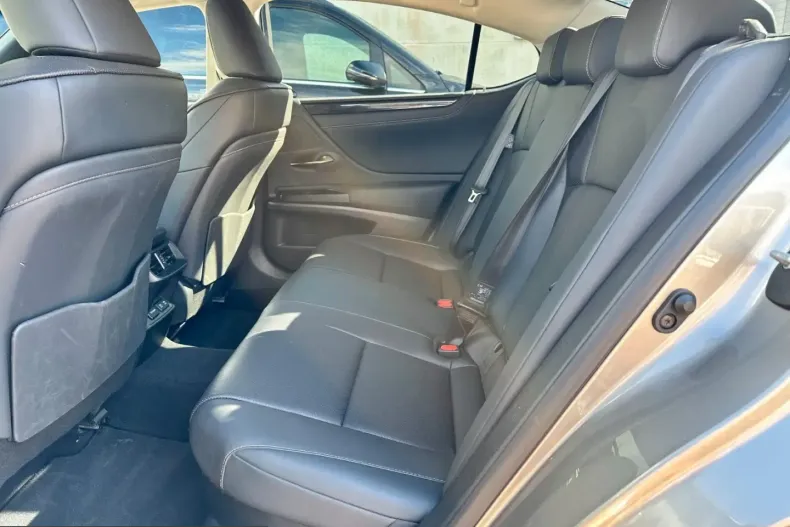 Lexus ES 300 din 2021 cu 84.315 km - oferta LEX251145 - foto 13
