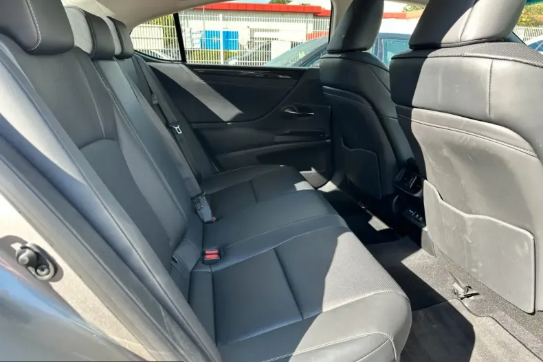 Lexus ES 300 din 2021 cu 84.315 km - oferta LEX251145 - foto 15