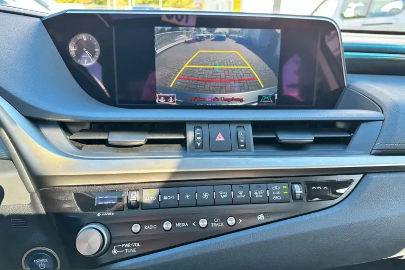 Lexus ES 300 din 2021 cu 84.315 km - oferta LEX251145 - foto 23