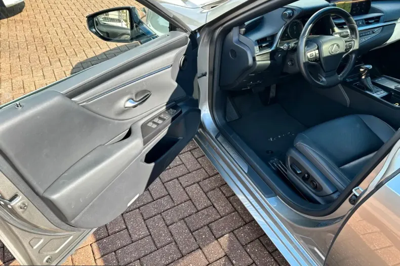 Lexus ES 300 din 2021 cu 84.315 km - oferta LEX251145 - foto 27