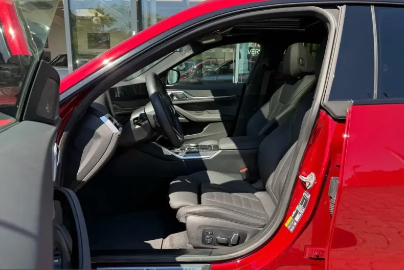 BMW i4 (Seria 4) din 2025 cu 26.527 km - oferta BMW251166 - foto 6