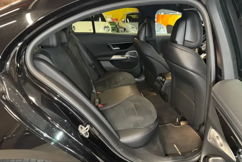Mercedes-Benz E 300 (Clasa E) din 2024 cu 33.000 km - oferta MER251171 - foto 12