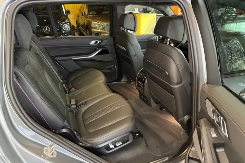 BMW X7 (Seria X) din 2024 cu 43.878 km - oferta BMW251172 - foto 15