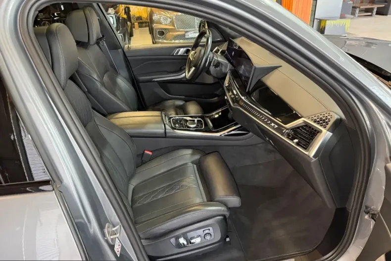 BMW X7 (Seria X) din 2024 cu 43.878 km - oferta BMW251172 - foto 16