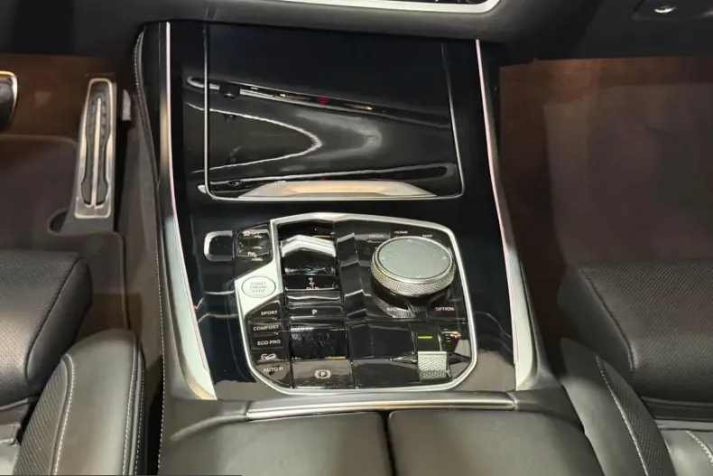 BMW X7 (Seria X) din 2024 cu 43.878 km - oferta BMW251172 - foto 27