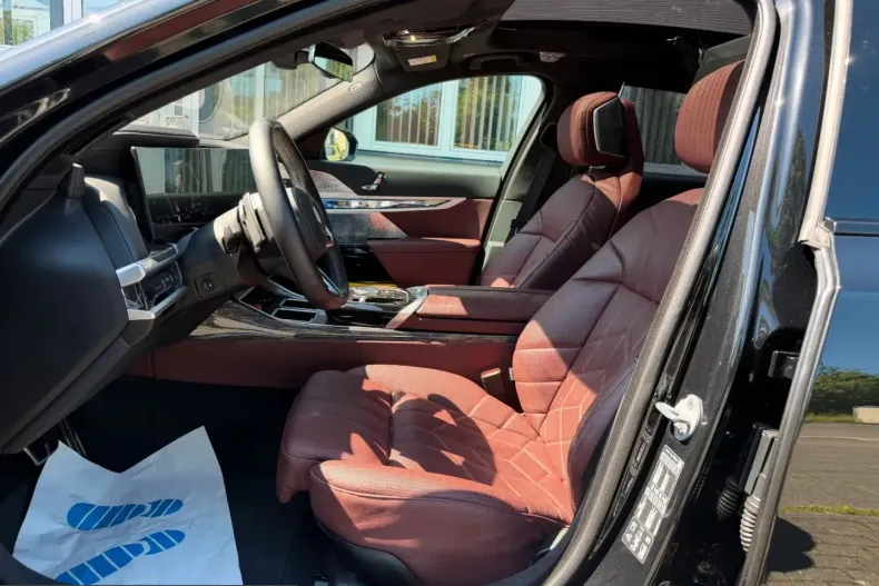 BMW 740 (Seria 7) din 2025 cu 79.158 km - oferta BMW251175 - foto 4