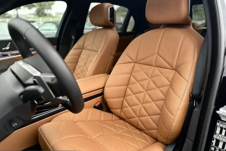 BMW 740 (Seria 7) din 2025 cu 12.250 km - oferta BMW251176 - foto 10