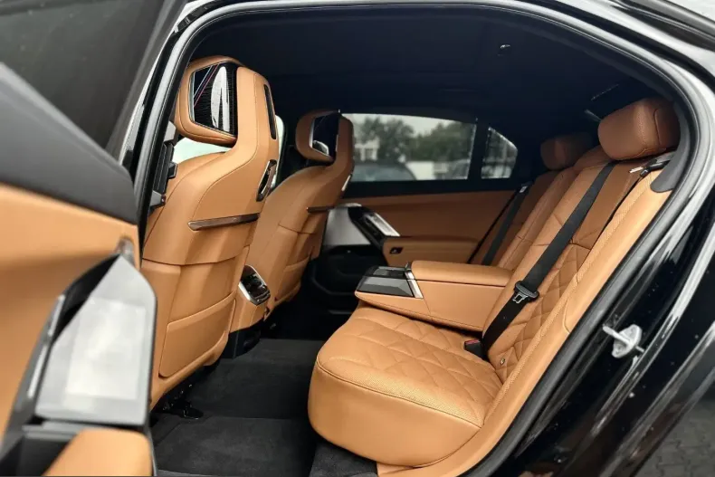 BMW 740 (Seria 7) din 2025 cu 12.250 km - oferta BMW251176 - foto 14