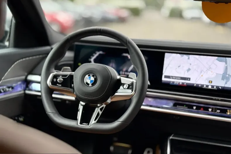 BMW 740 (Seria 7) din 2025 cu 12.250 km - oferta BMW251176 - foto 17