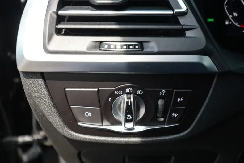 BMW X4 (Seria X) din 2022 cu 76.976 km - oferta BMW251183 - foto 28