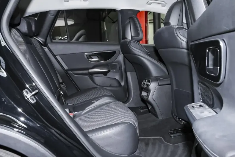 Mercedes-Benz GLC 220 (Clasa GLC) din 2024 cu 61.763 km - oferta MER251187 - foto 7