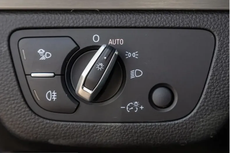 Audi Q5 din 2023 cu 44.227 km - oferta AUD251201 - foto 28