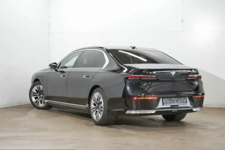 BMW 750 (Seria 7) din 2025 cu 31.900 km - oferta BMW251209 - foto 2